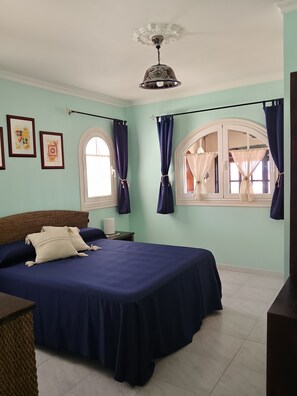 2 chambres, fer et planche à repasser, Wi-Fi, literie fournie