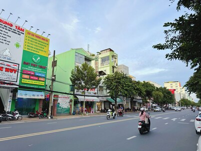 Mini House 365 Holdings Ly Tu Trong