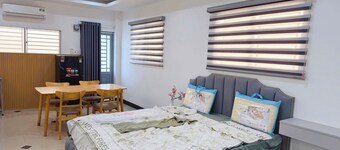 Mini House 365 Holdings Ly Tu Trong