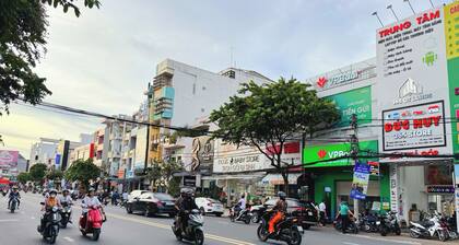 Mini House 365 Holdings Ly Tu Trong