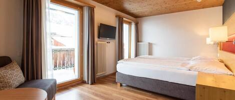 Family Room, Courtyard View