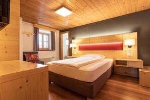 Unclassified image, 2 of 36, button - Meisser Lodge (Guarda)