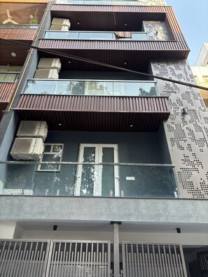 Front of property - Fortune Home Service Apartment 3Bhk E-69 (New Delhi)