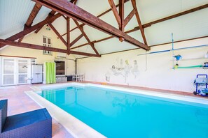 Unclassified image, 2 of 30, button