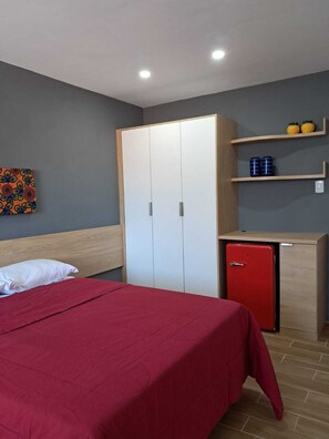 Classic Double Room, Courtyard View | Desk, laptop workspace, free WiFi - Carambola Coliving  (Olinda)