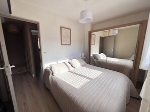 2 chambres, fer et planche à repasser, Wi-Fi