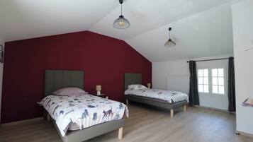 3 chambres, fer et planche à repasser, Wi-Fi, literie fournie