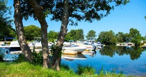 Marina - On the shores of Lake Biscarosse 4/6 person mobile home in a 4* campsite (Gastes)