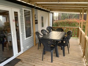 Outdoor dining - On the shores of Lake Biscarosse 4/6 person mobile home in a 4* campsite (Gastes)