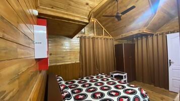 Luxury Room | Rollaway beds, free WiFi, bed sheets