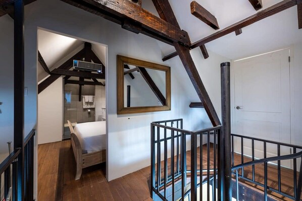 Unclassified image, 1 of 28, button - Modern Townhouse With Historic Charm (Willemstad)