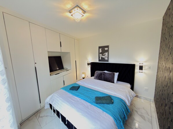 1 bedroom, iron/ironing board, WiFi, bed sheets