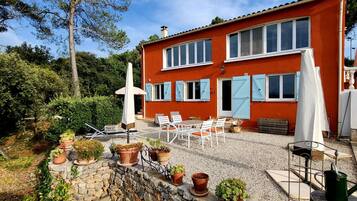 Vila | Tempat makan outdoor