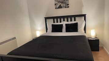 2 bedrooms, iron/ironing board, WiFi, bed sheets