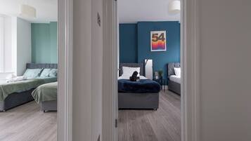 4 bedrooms, iron/ironing board, WiFi, bed sheets