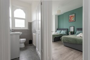 Nicht klassifiziertes Bild, 2 von 63, Schaltfläche