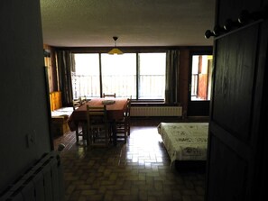 1 bedroom, iron/ironing board, bed sheets - Family studio facing the forest at the start of hiking and cross-country skiing trails (Molines en Queyras)