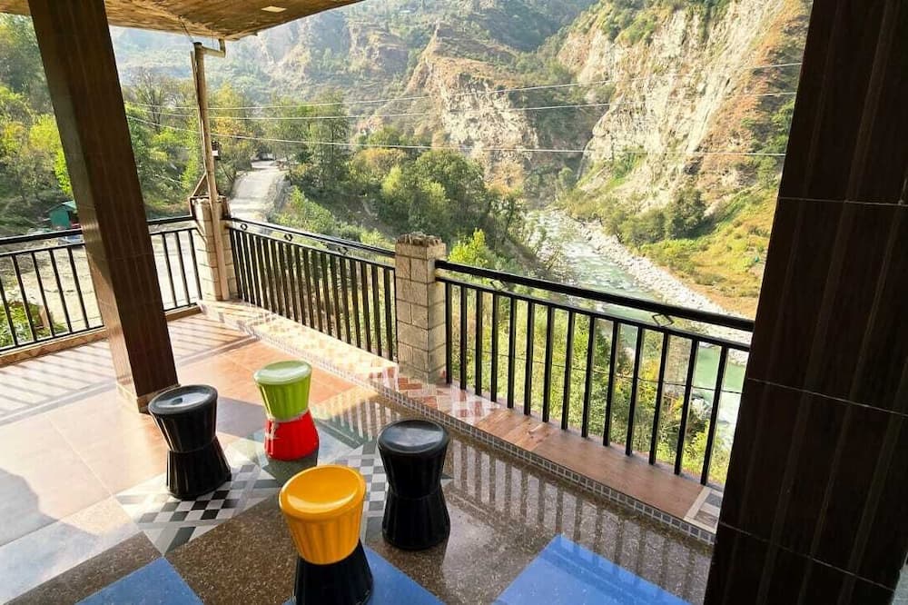 The Aston hills kasol - Bashkola