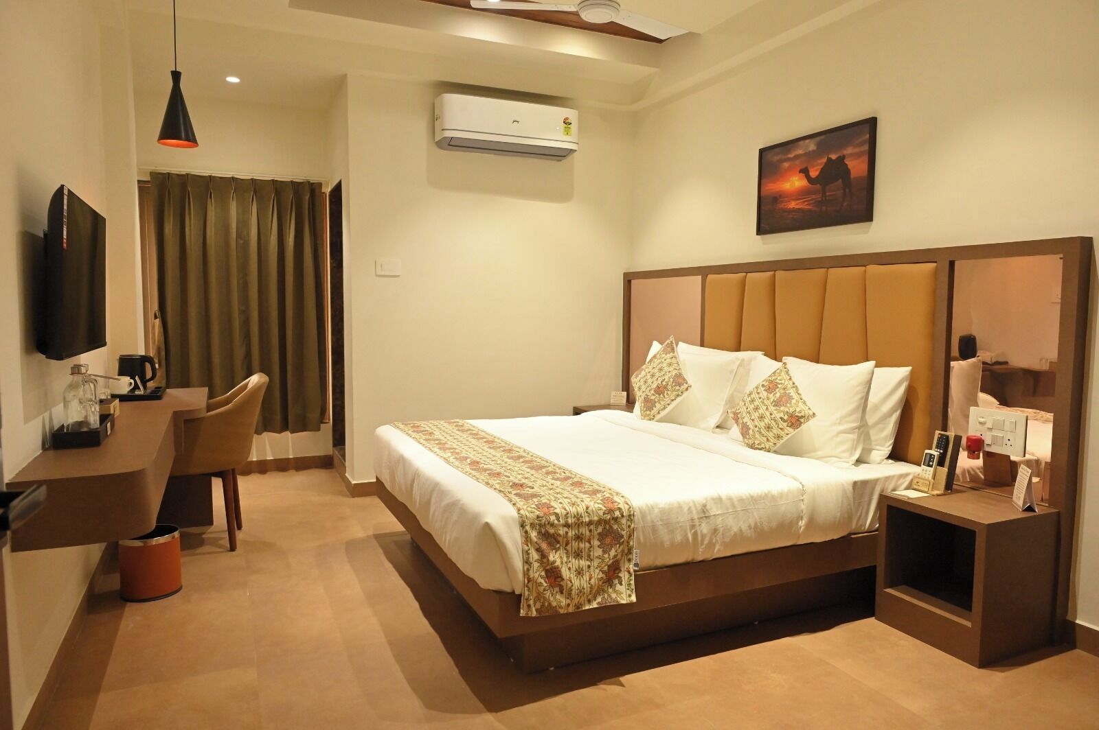 Deluxe Double Room, City View