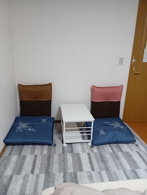 Family Room, Non Smoking, City View | Interior - Eco inn - Hostel (Inazawa)