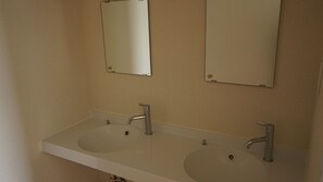 Economy Shared Dormitory, Men only, Non Smoking, Shared Bathroom | Bathroom - Eco inn - Hostel (Inazawa)