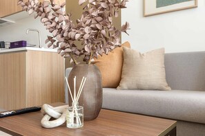 1 bedroom, Internet - Silkhaus Deluxe 1BR in Masdar City at Oasis (Abu Dhabi)