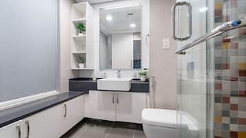 Studio, Accessible | Internet