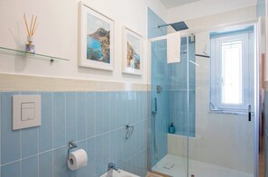 Hair dryer, bidet, towels, soap - 3Bed-room apartment with mountain view (Castellammare di Stabia)