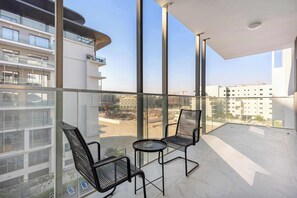 House, Accessible - Silkhaus Chic 1bdr in Oasis Tower Masdar City (Abu Dhabi)