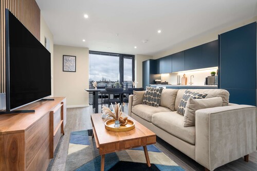 The Mancunian Blue - Manchester Luxury 2-bed Corner Apartment