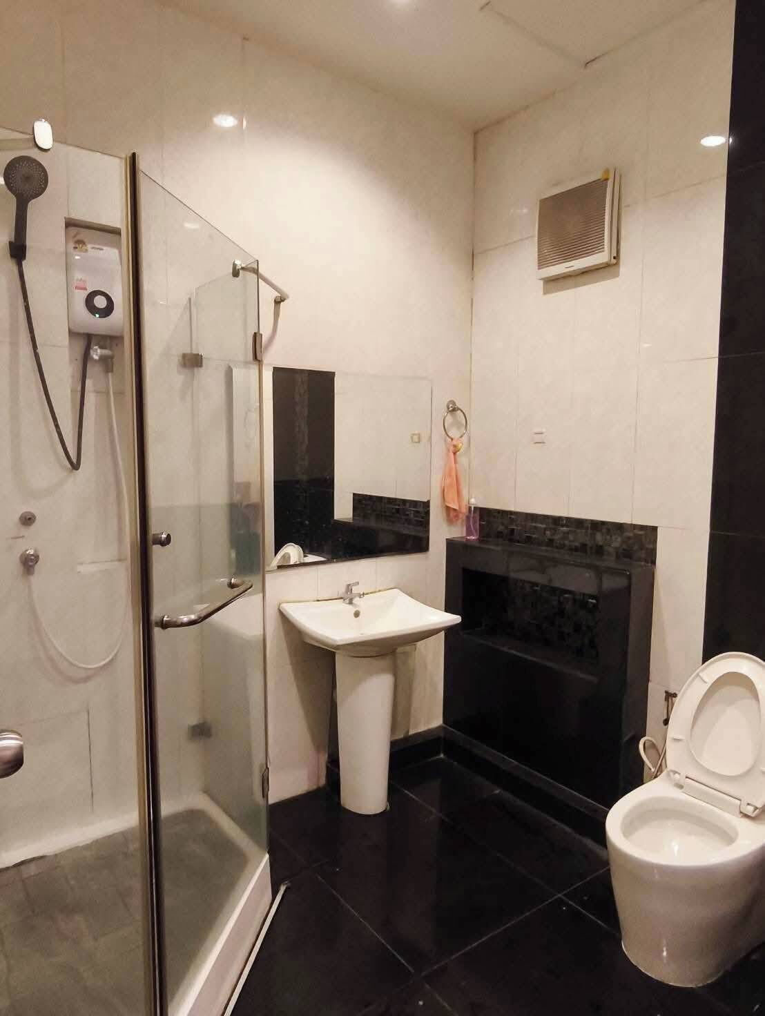 City Studio Suite, 1 King Bed | Bathroom