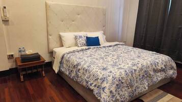 Comfort Double Room, Canal View