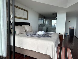 Habitación Deluxe doble, balcón, vistas a la colina | Wifi gratis