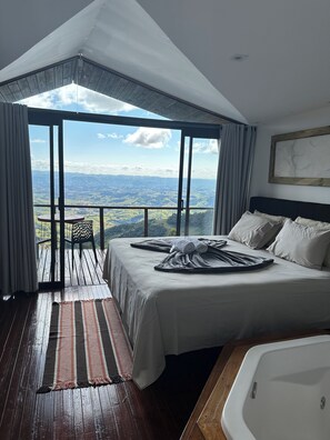 Deluxe Double Room, Balcony, Hill View | Premium bedding, pillow-top beds, free WiFi, bed sheets - Pousada Dona Pedra (Córrego do Bom Jesus)