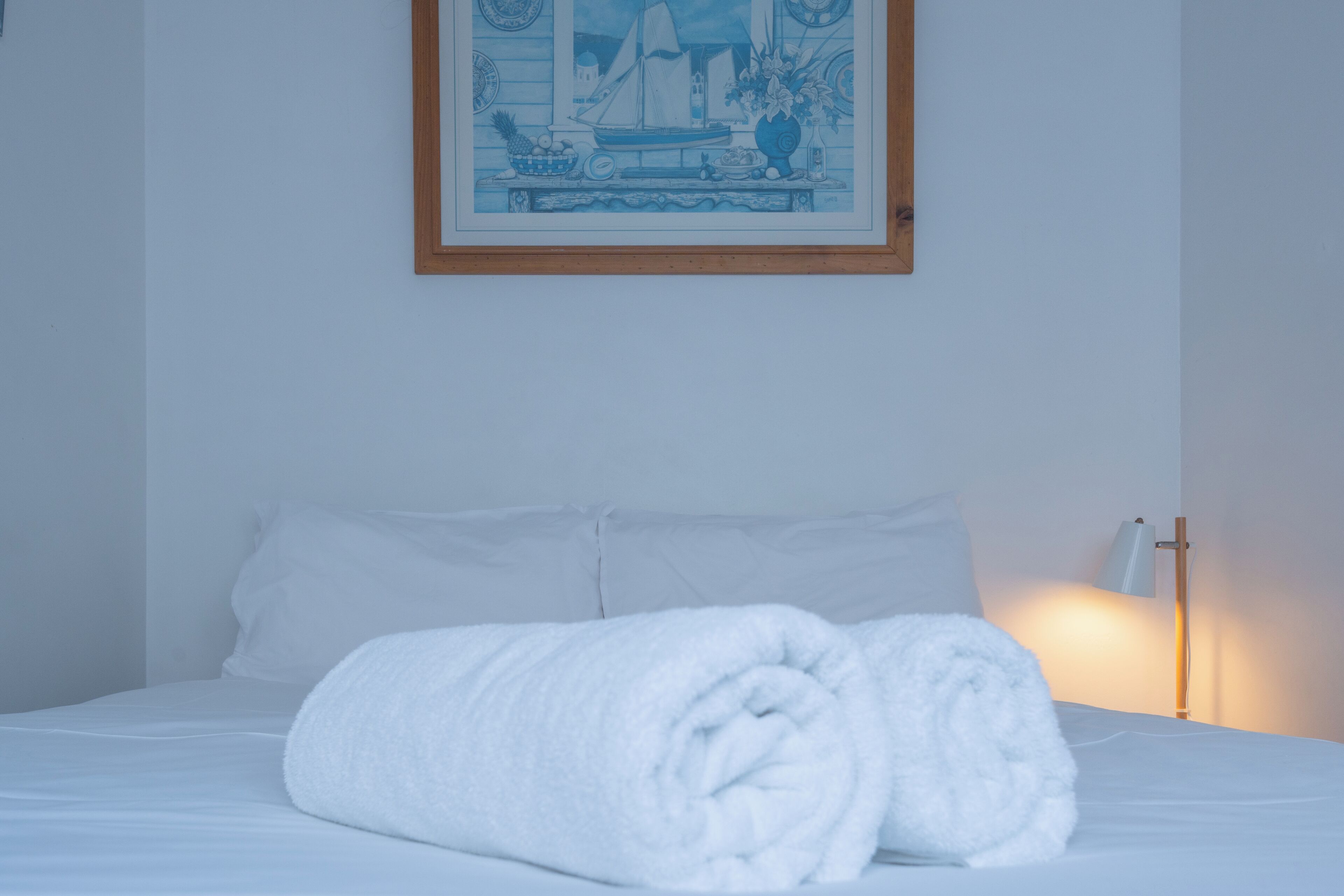 1 bedroom, bed sheets