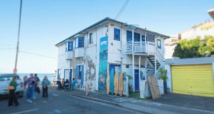 Beachfront Retreat in Manly + Parking Available
