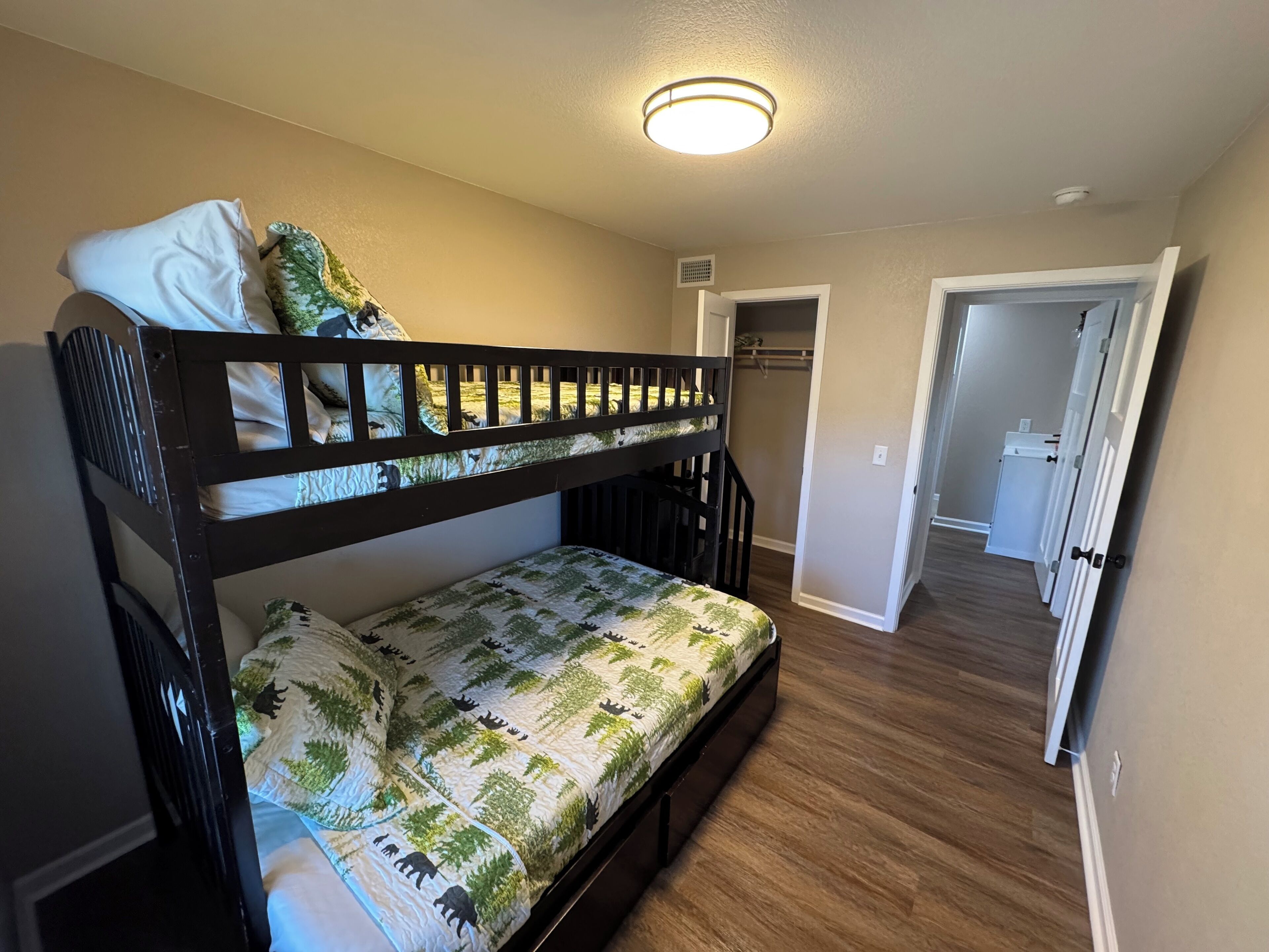 Free WiFi, bed sheets