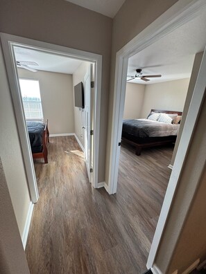 3 makuuhuonetta, ilmainen Wi-Fi, vuodevaatteet