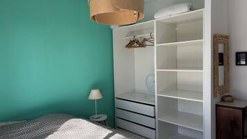 3 bedrooms, iron/ironing board, WiFi