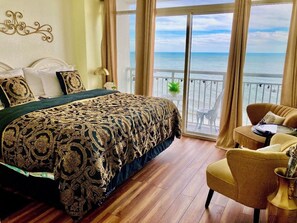 2 bedrooms, WiFi, bed sheets - A PENTHOUSE ON THE BEACH At Most PRIME Location The Boardwalk Walk to EVERYTHING (Myrtle Beach)