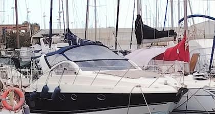 Motoryacht in Aguadulce