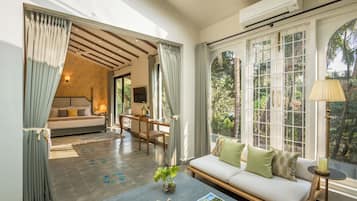 Villa, balcon, vue jardin