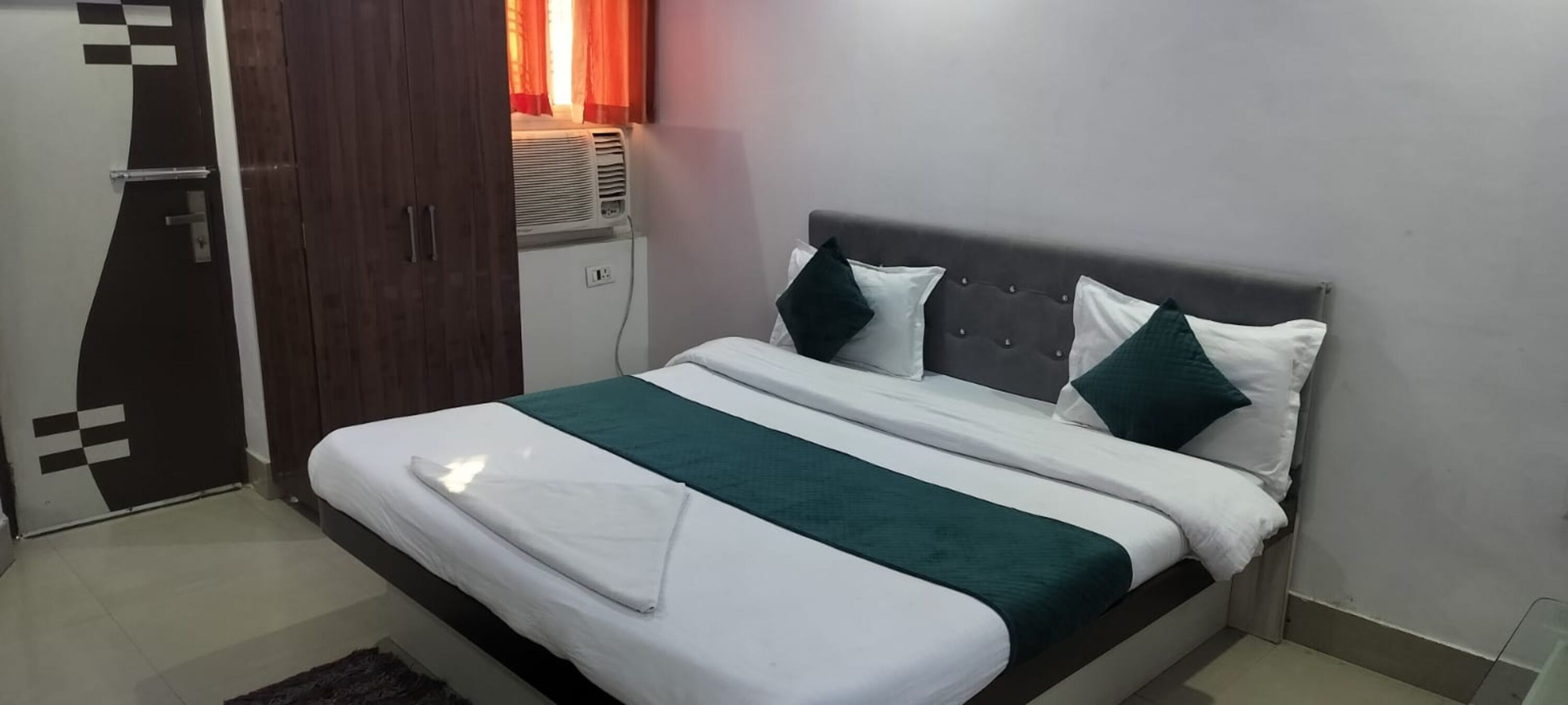 Deluxe Double Room, City View | Desk, free WiFi