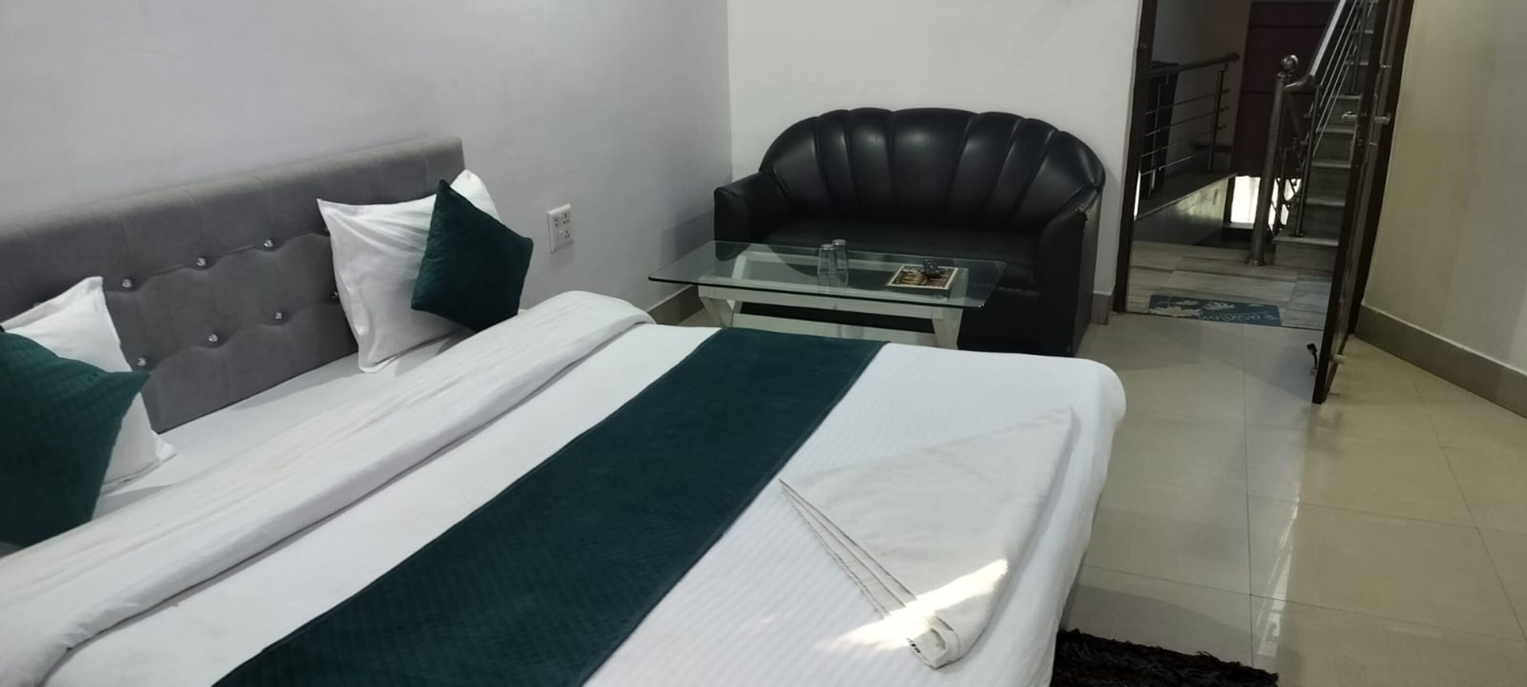 Double Room, City View | Desk, free WiFi