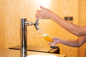 Chambre Quadruple, vue montagne | Repas et boissons