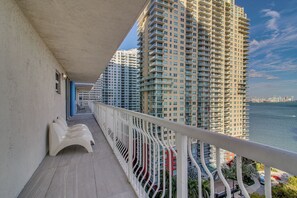 Apartment (2 Bedrooms) | Interior - Luxe Miami Vice Condo! Bay Views & Pool Access (Miami)