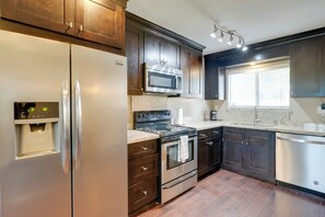 Interior - Walk to Everything! Pet-friendly Old Town Condo (Scottsdale)