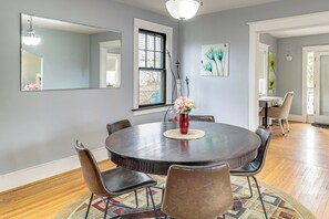 House (5 Bedrooms) | Interior - Lakeside Clifton Heights Home Near Forest Park (St. Louis)