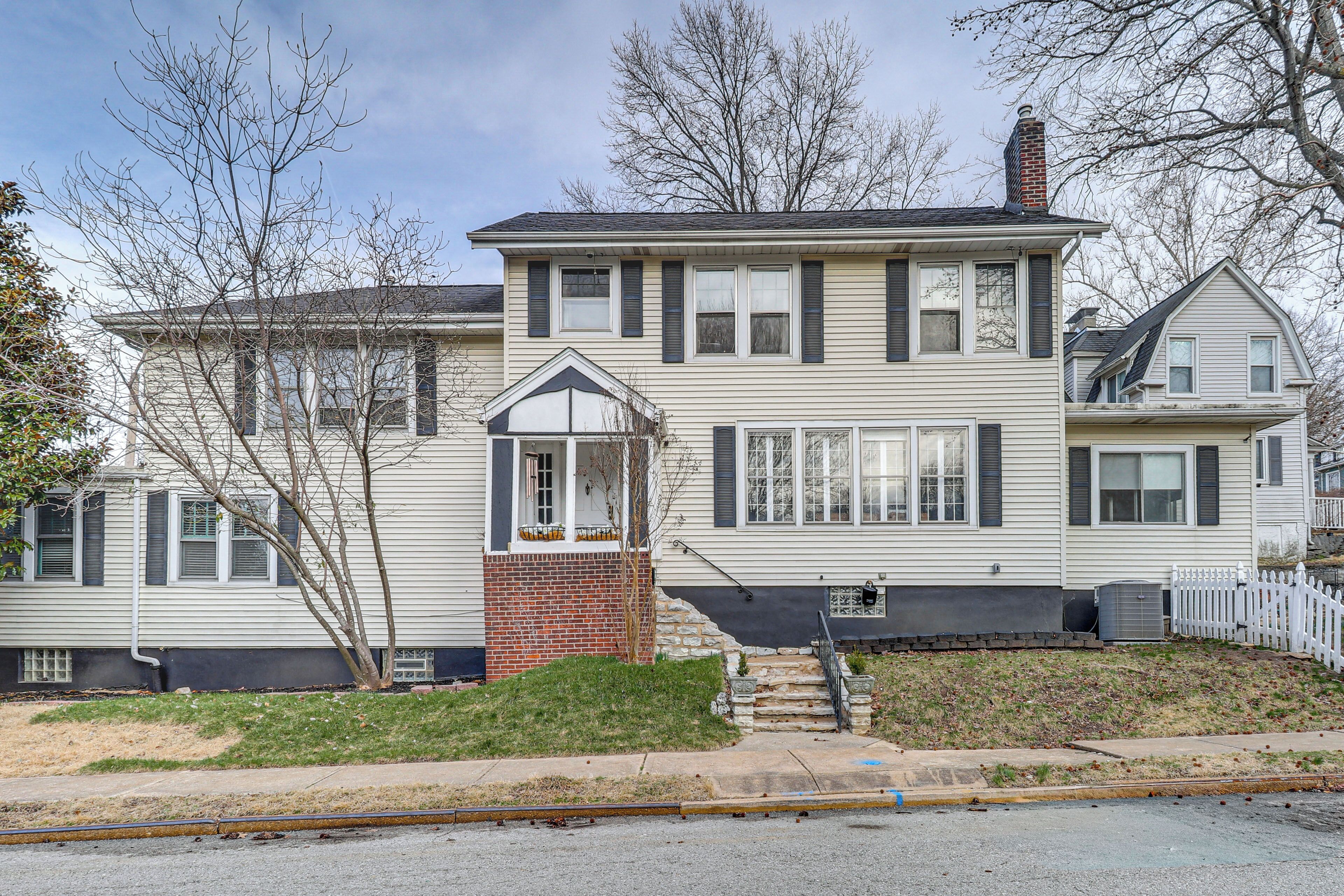 House (5 Bedrooms) | Front of property