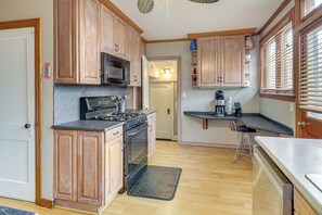 Interior - Lakeside Clifton Heights Home Near Forest Park (St. Louis)